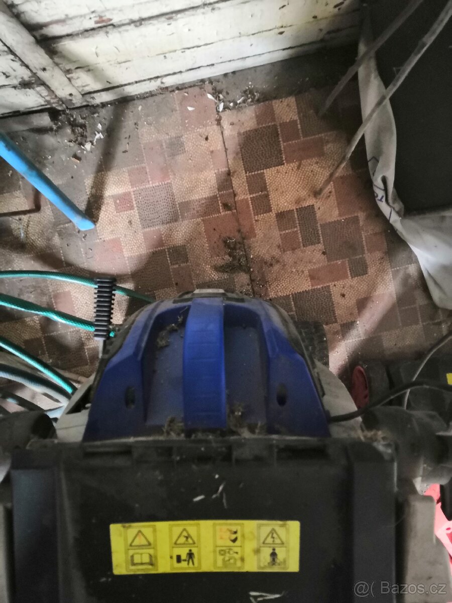 Prodám funkční sekačky - 2