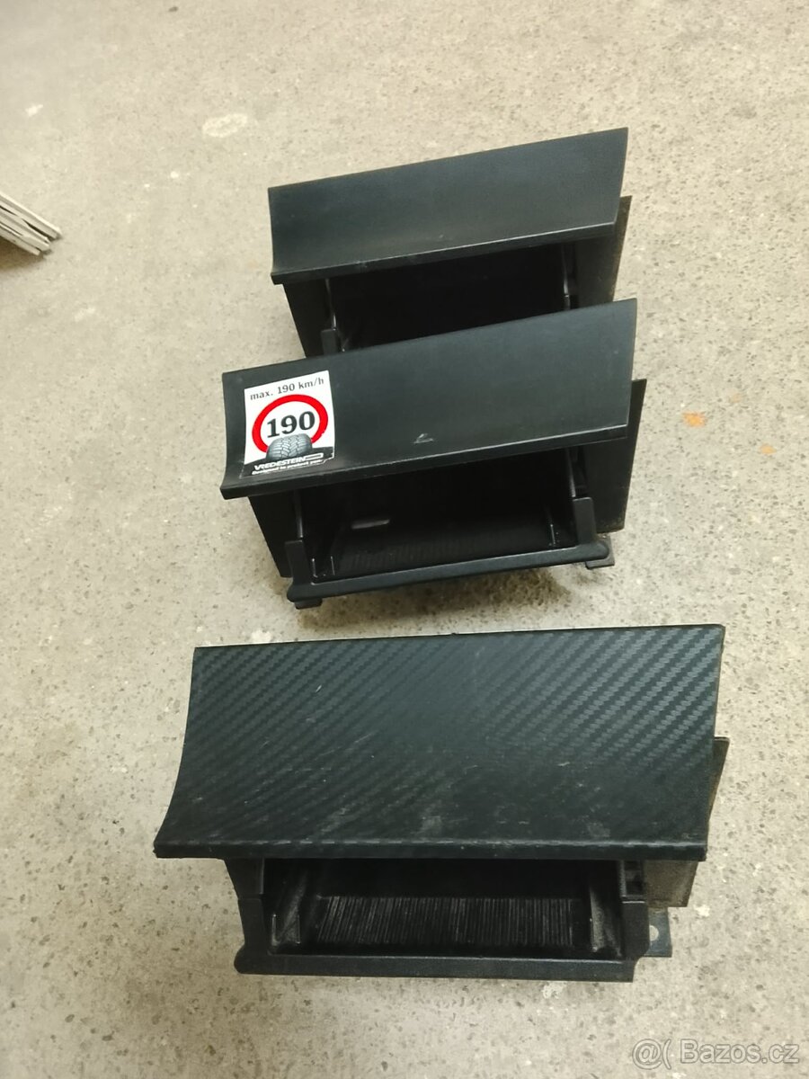 Škoda octavia 1 popelnik cen 200 kč - 2