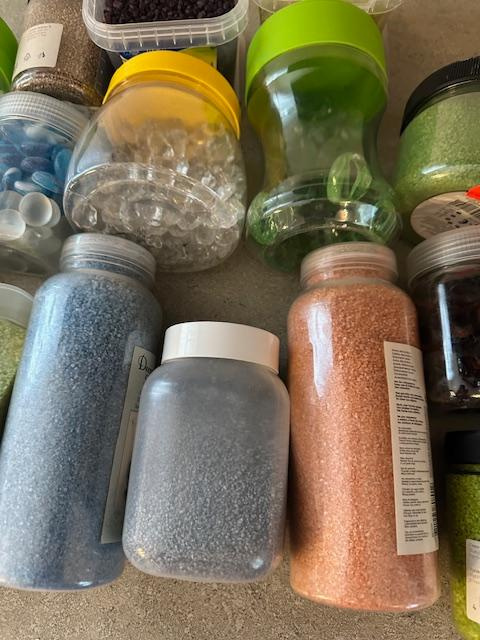 písek a kameny na dekoraci - 2