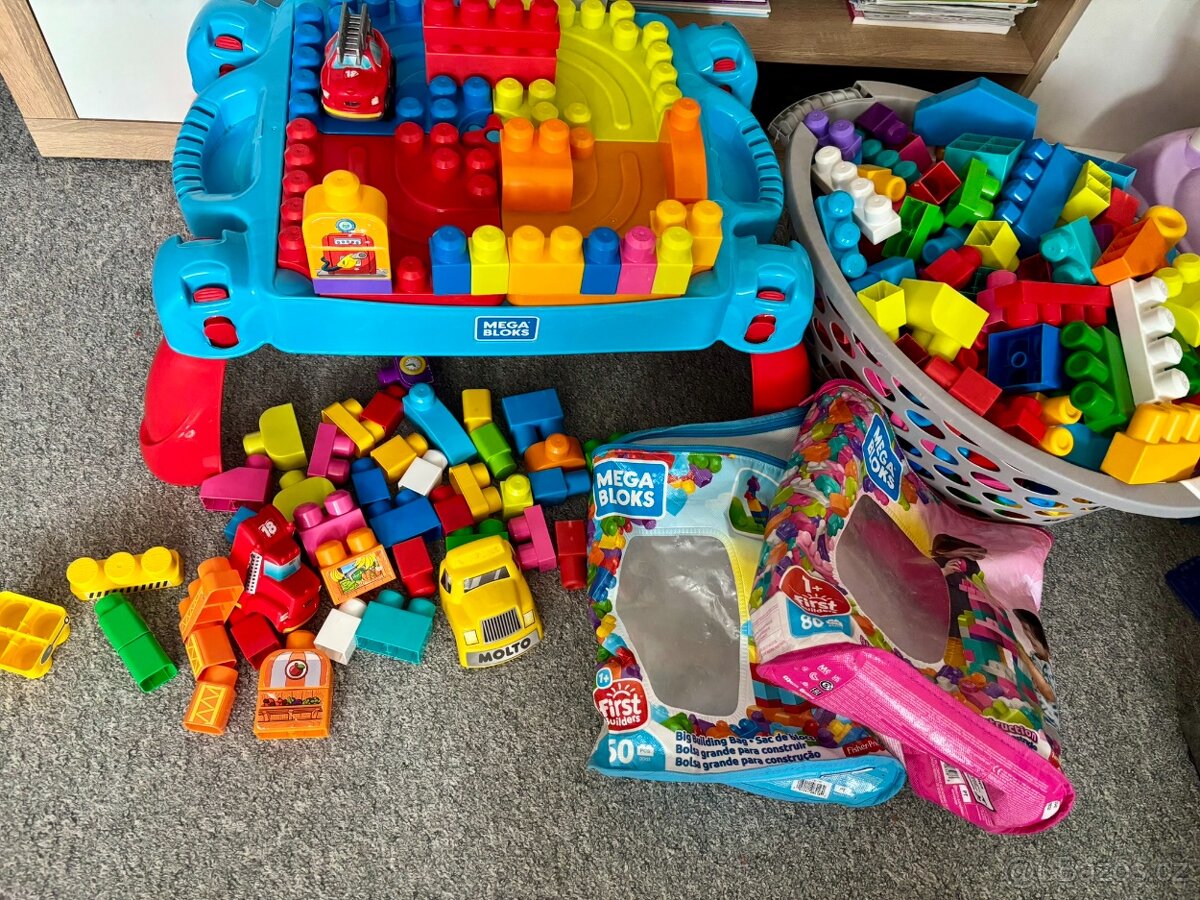 Velká sada Megablock se stolkem - 2