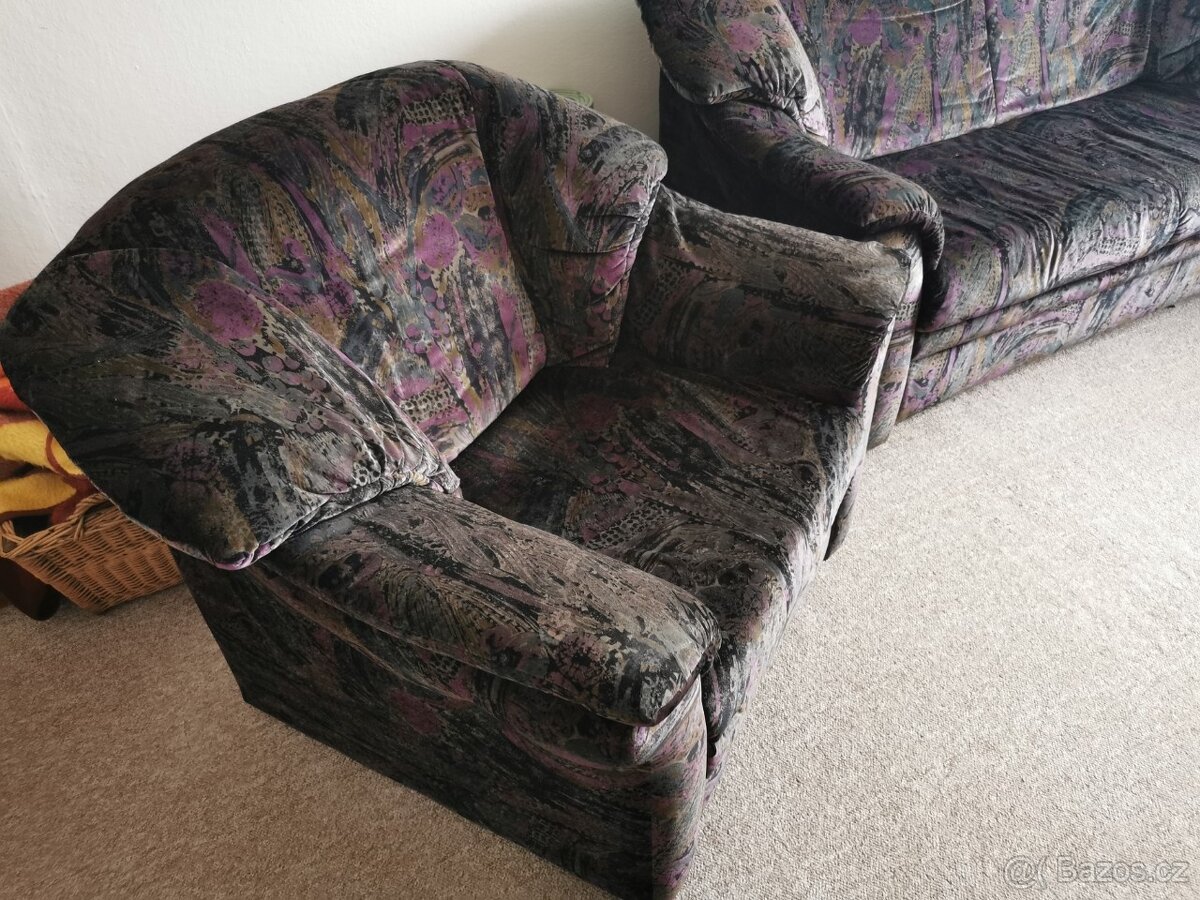 Pohovka a 2 kresla. - 2