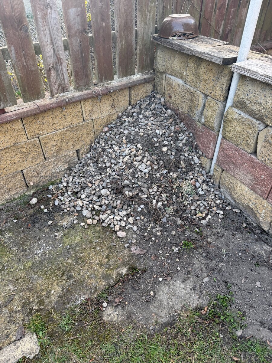 Daruji za odvoz kámen - 2