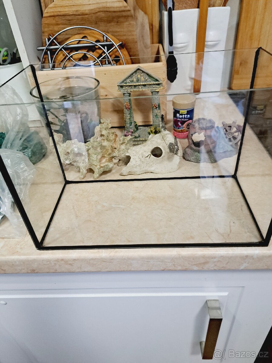 Akvárium s příslušenstvím - 2