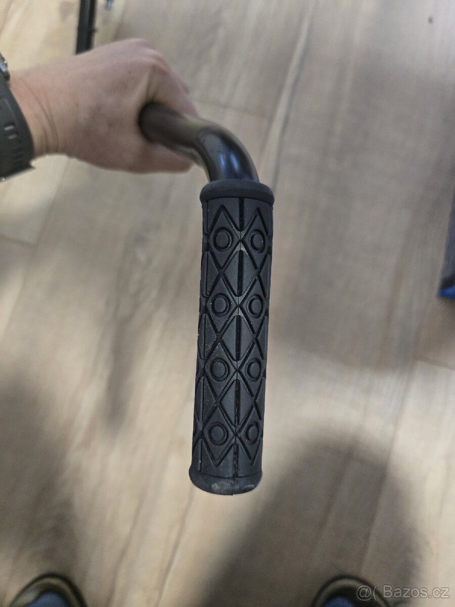 Vodicí tyč na dětské kolo - 2