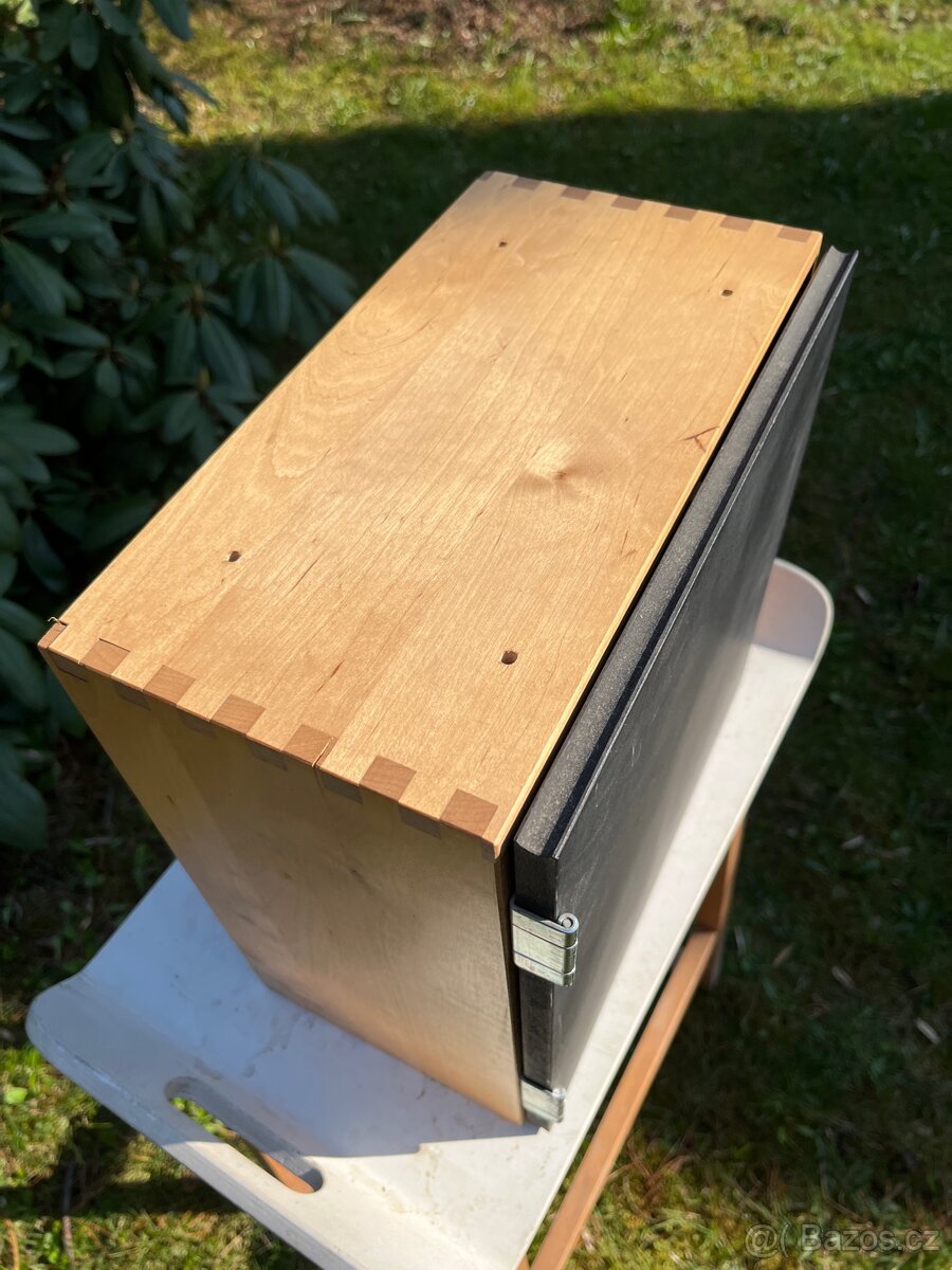 Nástěnná skříňka s tabulí - 2