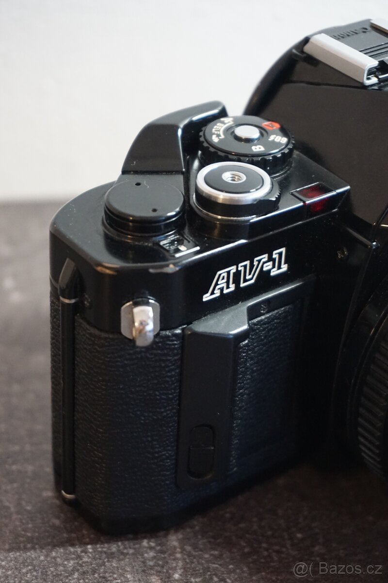 Analogový fotoaparát Canon AV-1 + 2 objektivy Canon FD - 2
