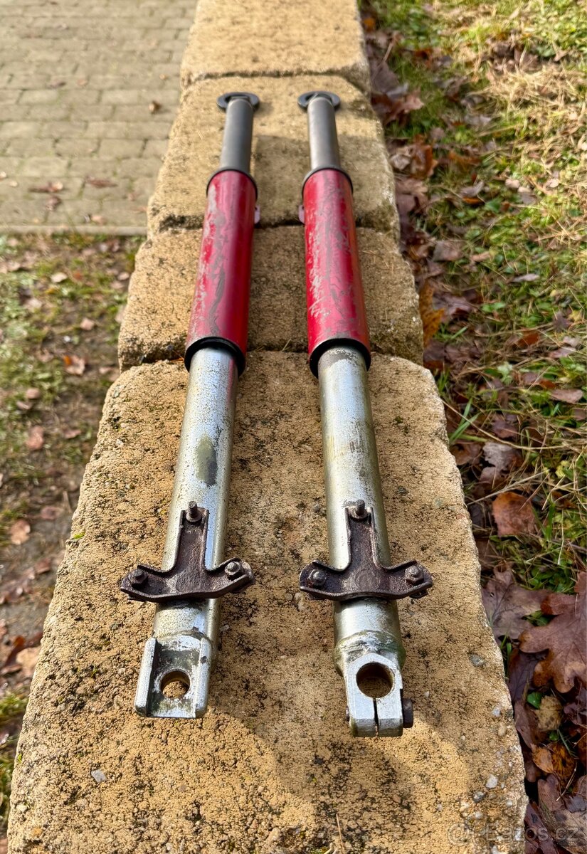 CZ 125 175 250 kývačka - přední tlumiče - 2