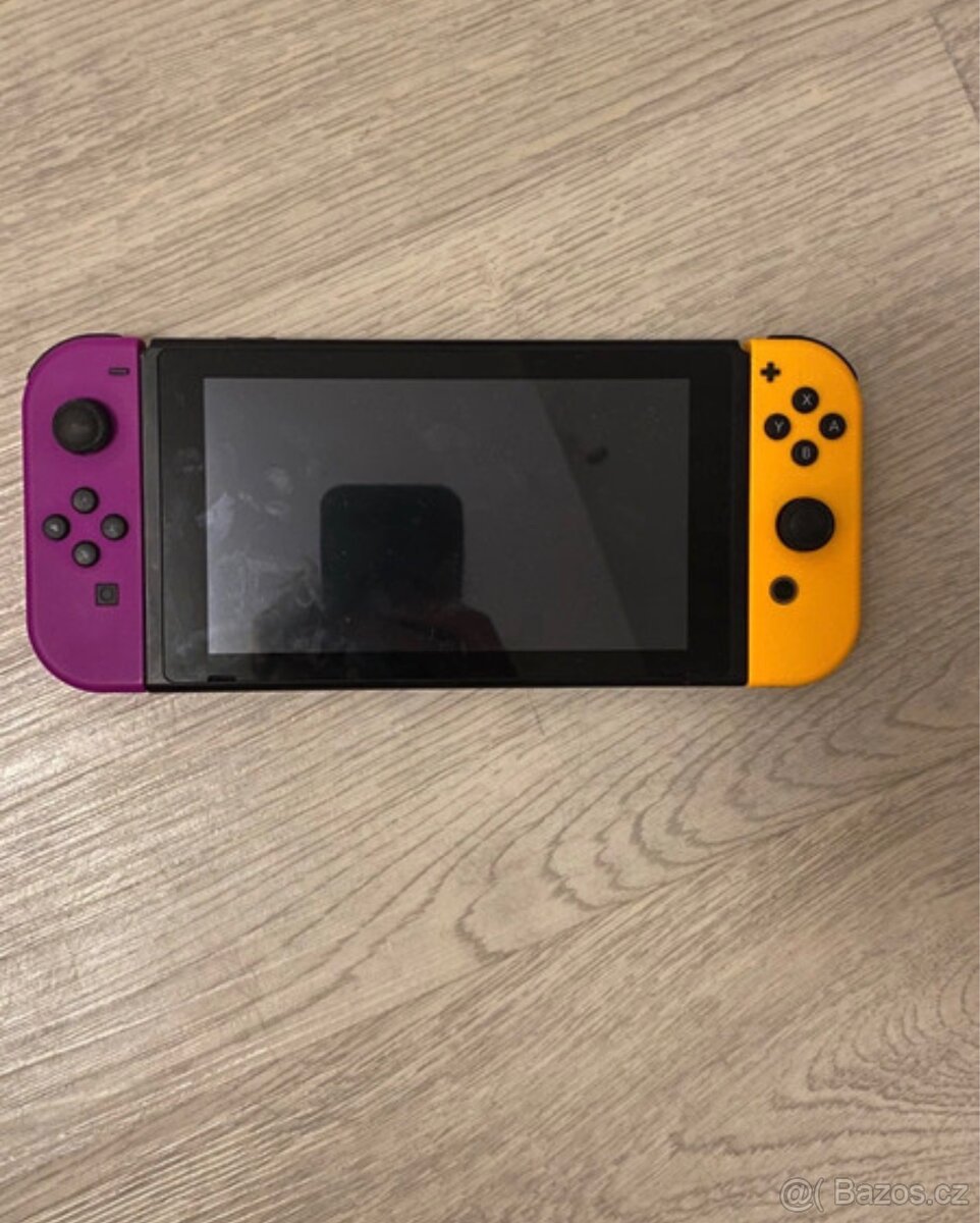 Nintendo switch + příslušenství - 2