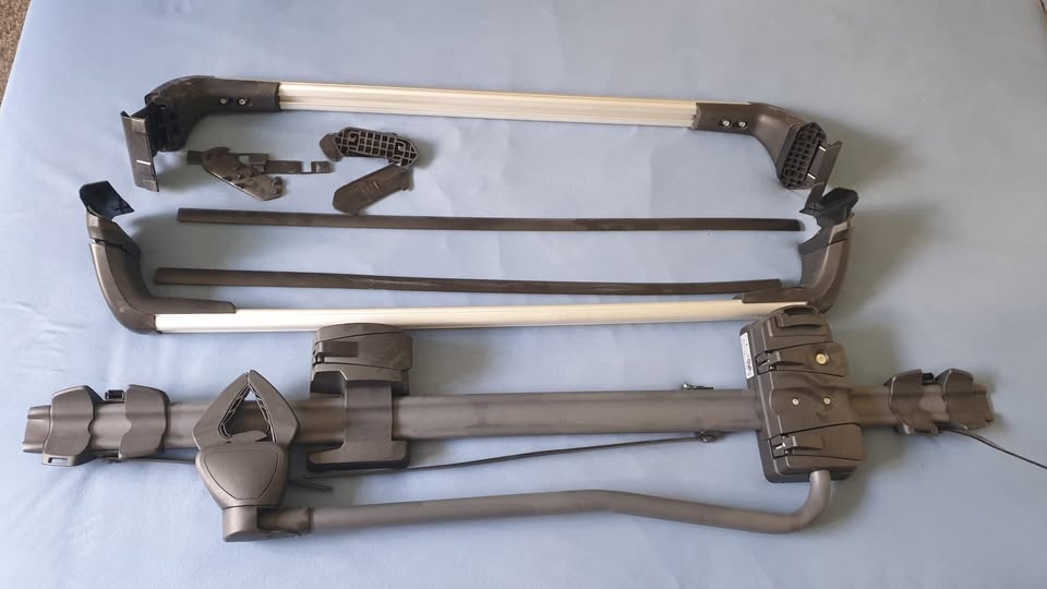 Příčníky Renault Captur ; Střešní nosič Peruzzo - 2