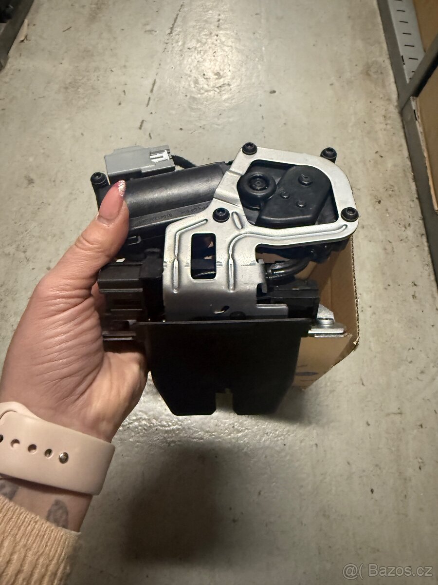 Zámek kufru Ford Kuga 2012-2020 - 2