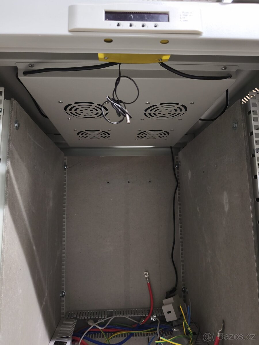 Rack na baterie - Lexi - 2