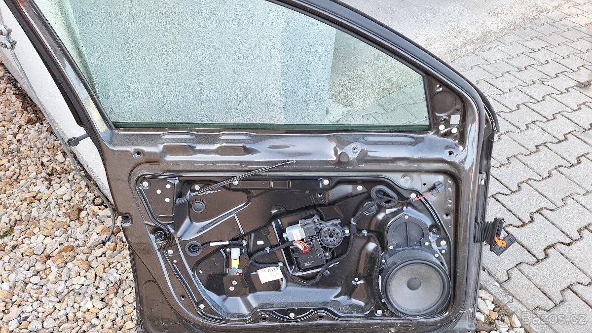 okno,stahovačka vw passat B7 - 2