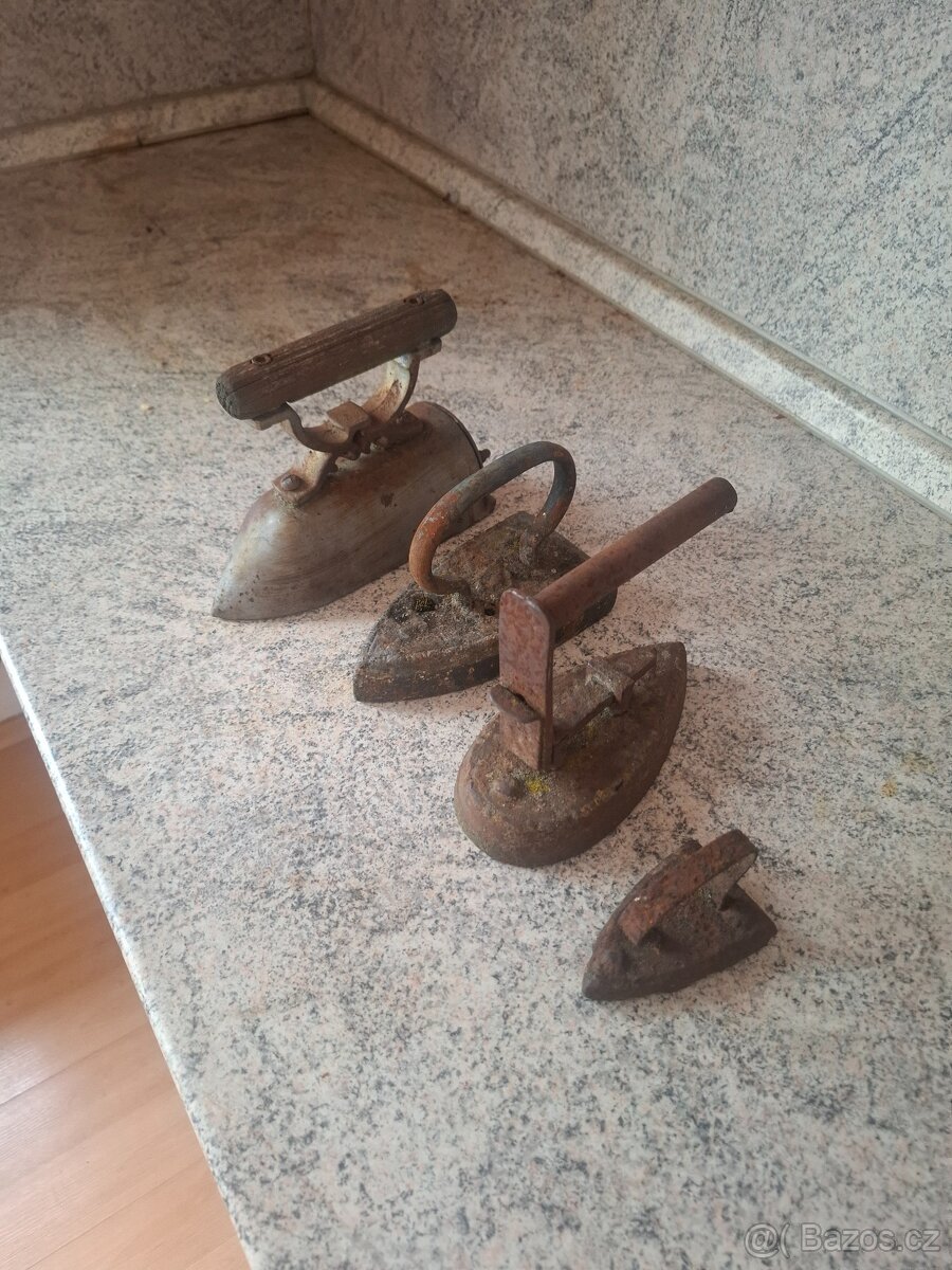 Starožitné žehličky - 2