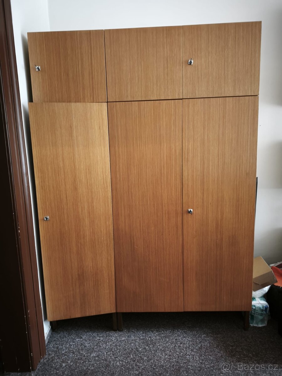 Obývací stěna+ skříň - 2