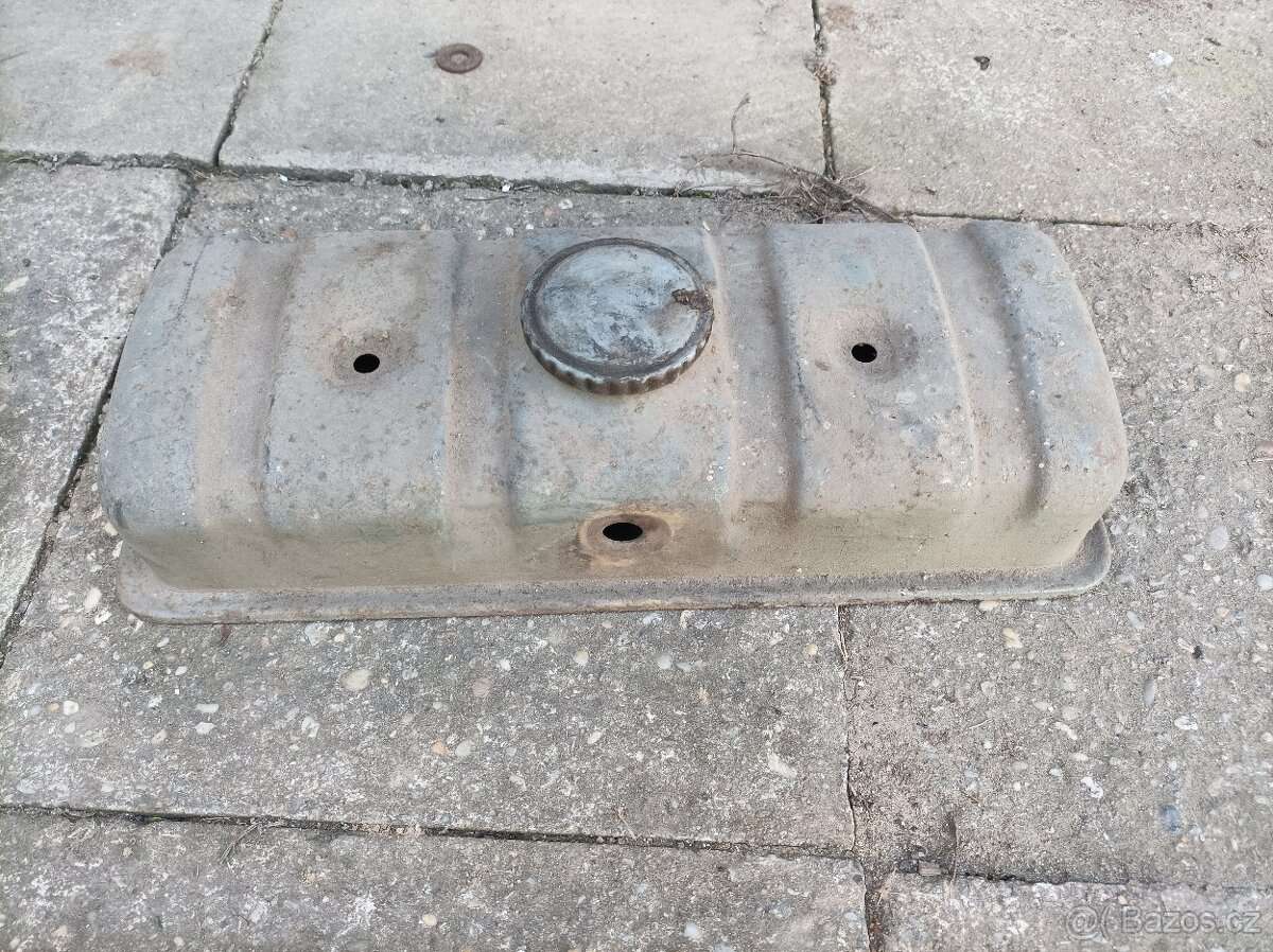 Hlava motoru Škoda včetně víka ventilů - 2