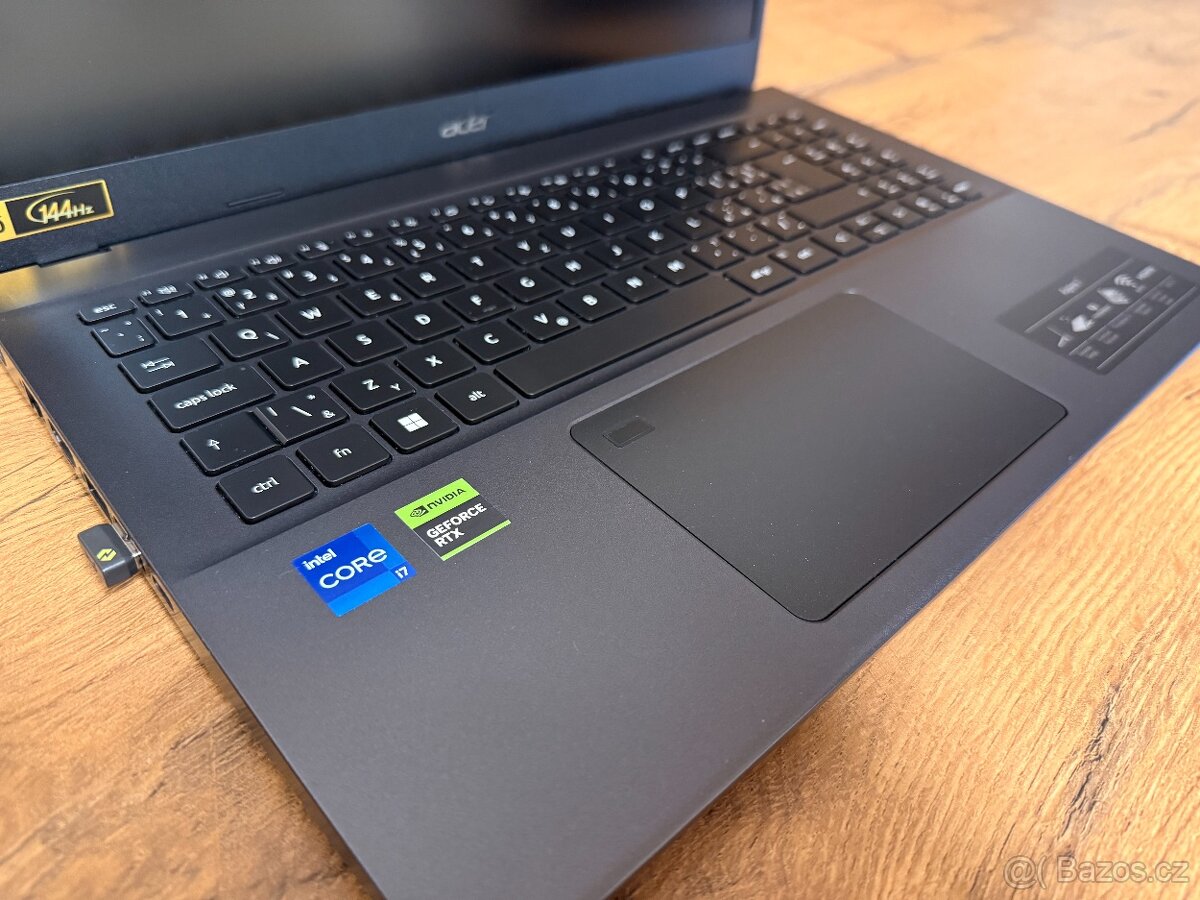 Acer Aspire 7 Charcoal Black kovový - 2