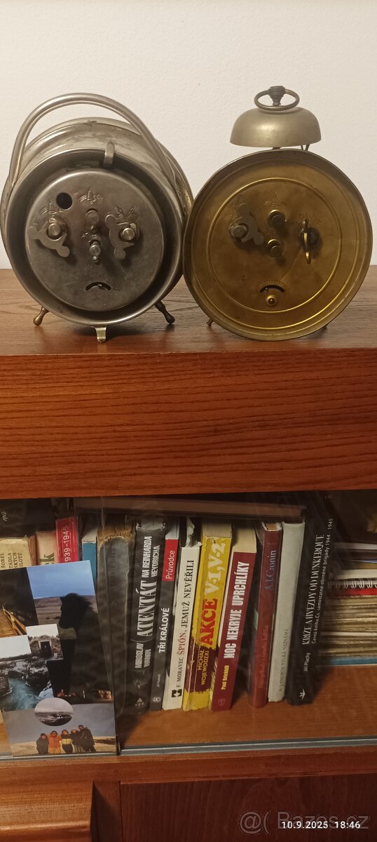 Prodám 2 budíky - 2