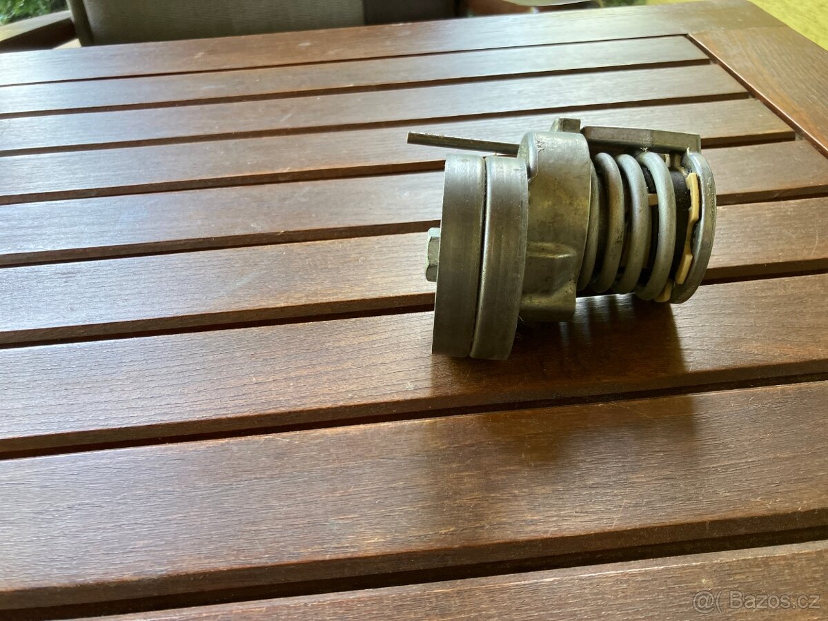 napinaci kladka škoda VW - 2