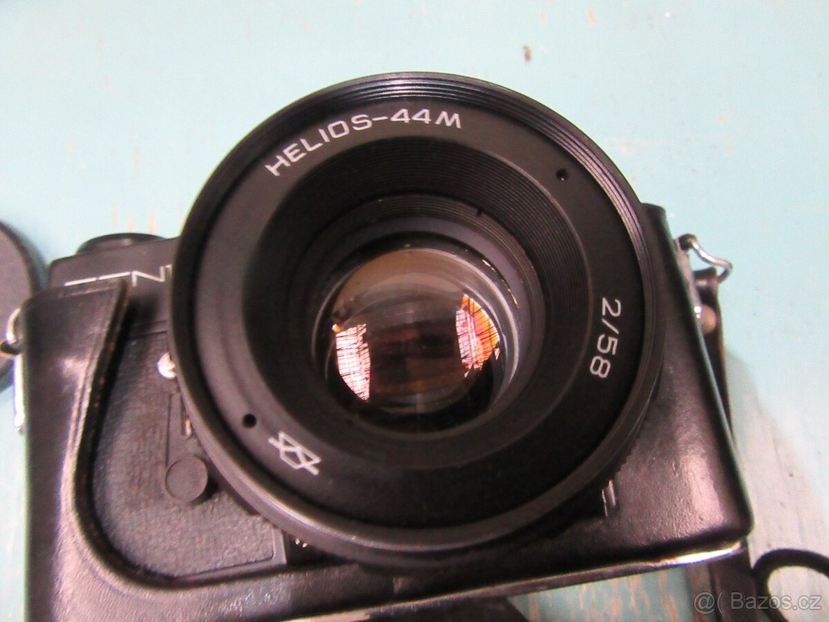 Nabízím starožitný fotoaparát Zenit EM - 2