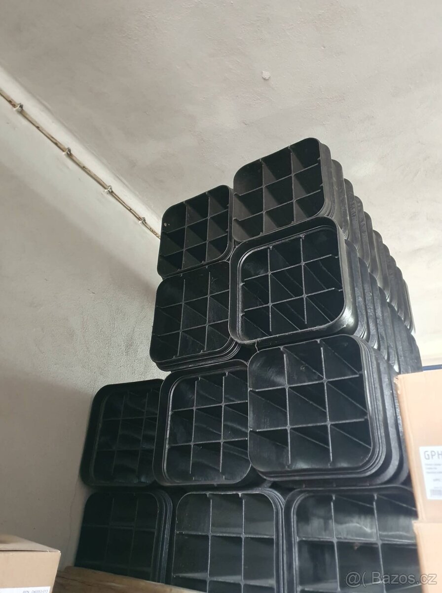 Prodám 10 Multikanálů s devíti otvory// Cena 500 kč za ks - 2