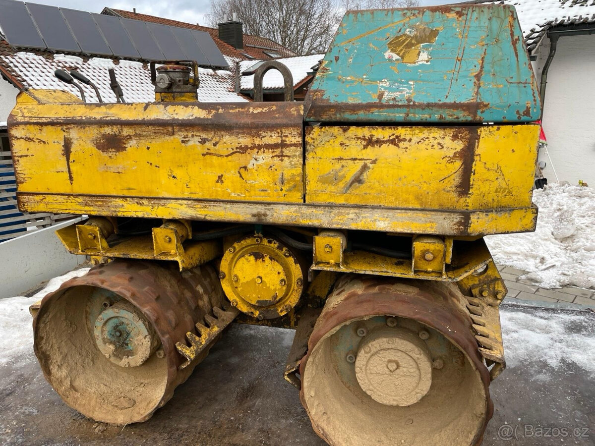 Vibrační příkopový válec Rammax na díly HATZ 2G40 - 2