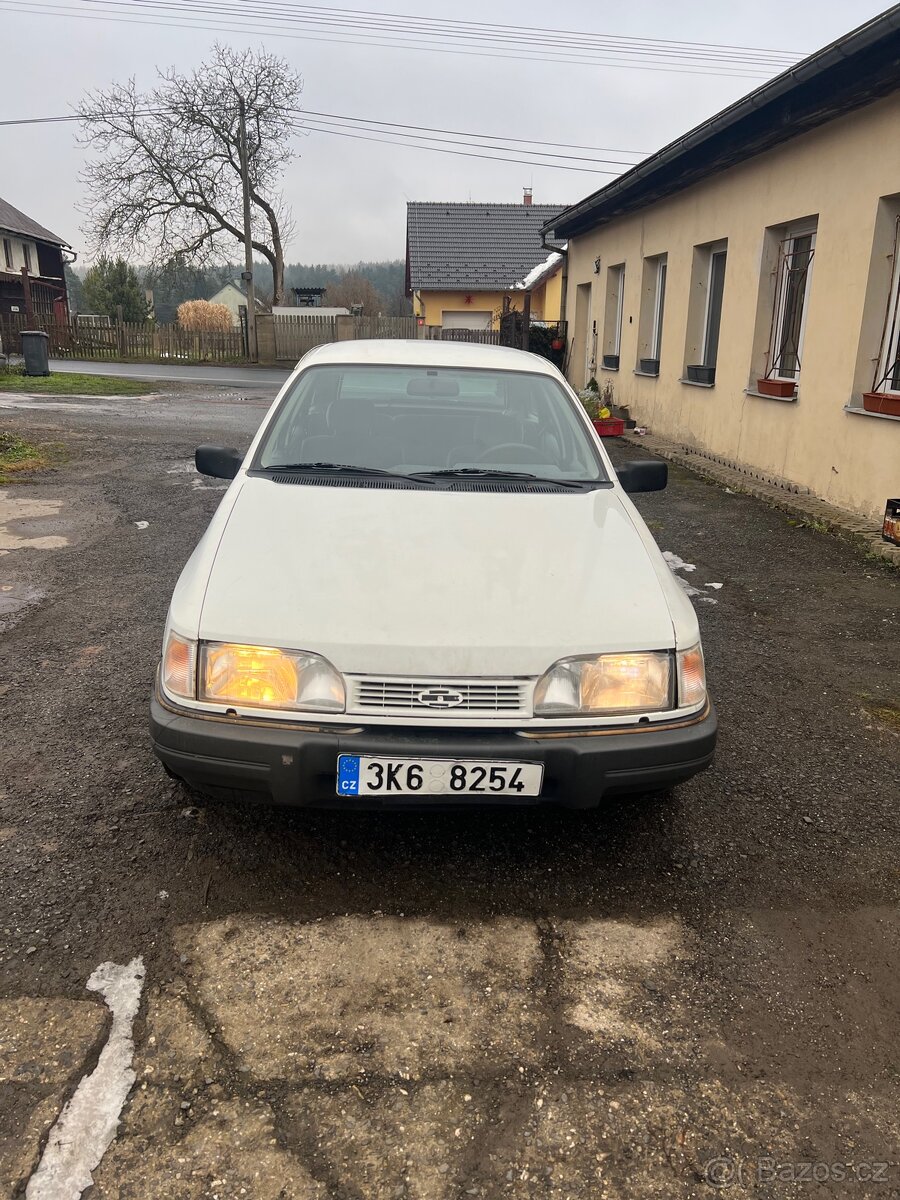 Ford Sierra 1.6i CLX - 2
