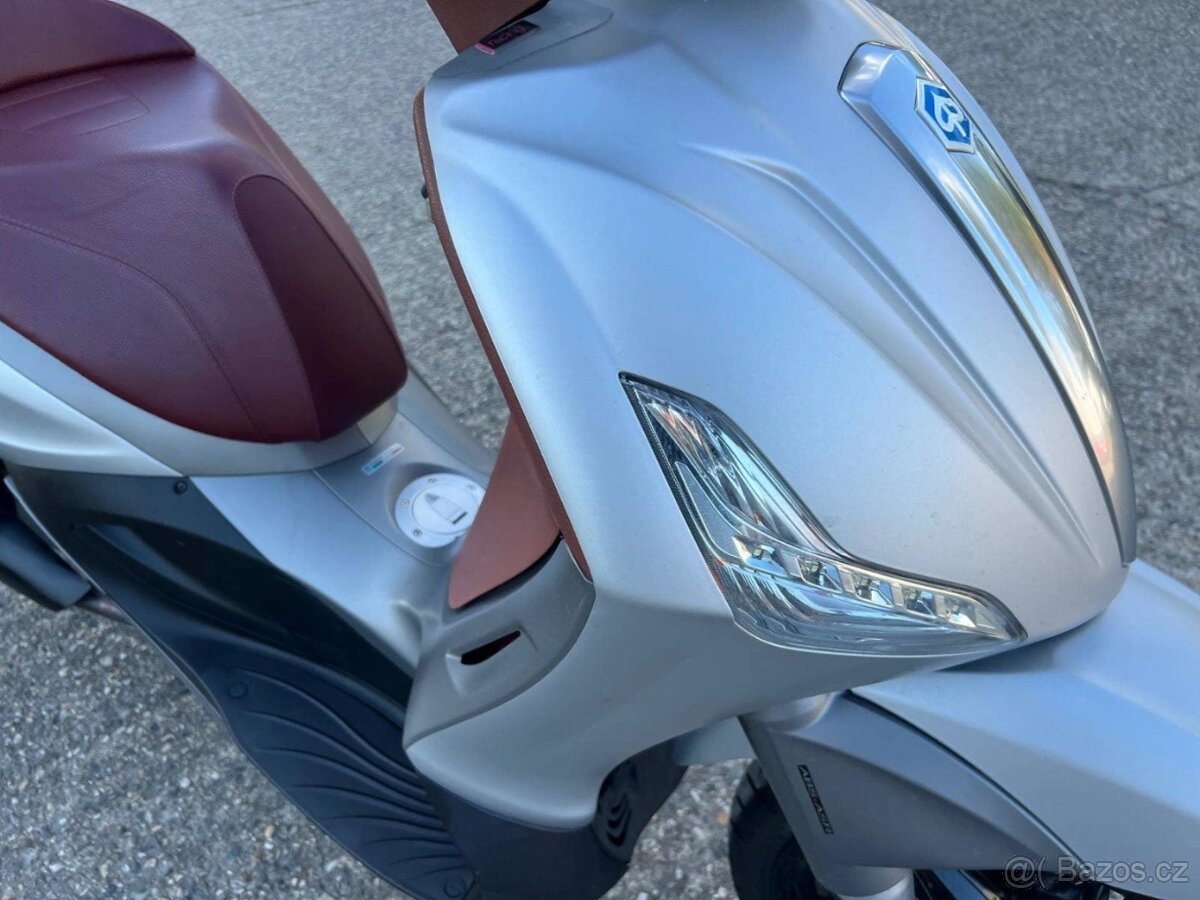 Piaggio Beverly 350 - 2