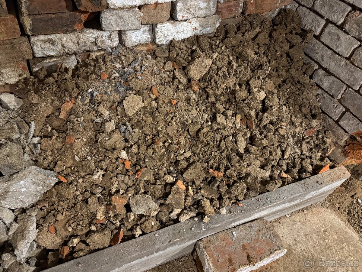 Cihly, hlína-jíl, stavební suť a zbytek směs ZDARMA ZA ODVOZ - 2