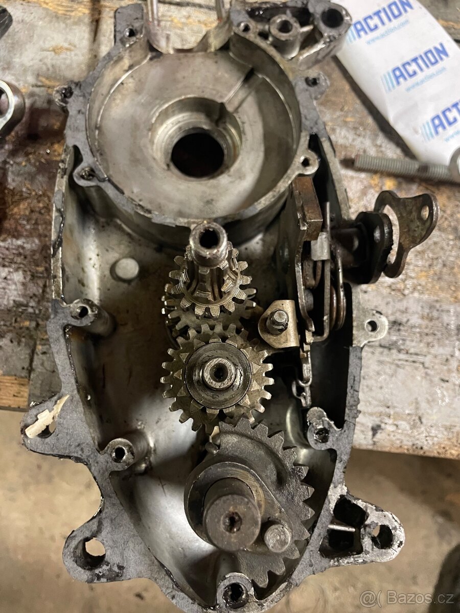 Prodám díly na Jawa pionýr - 2