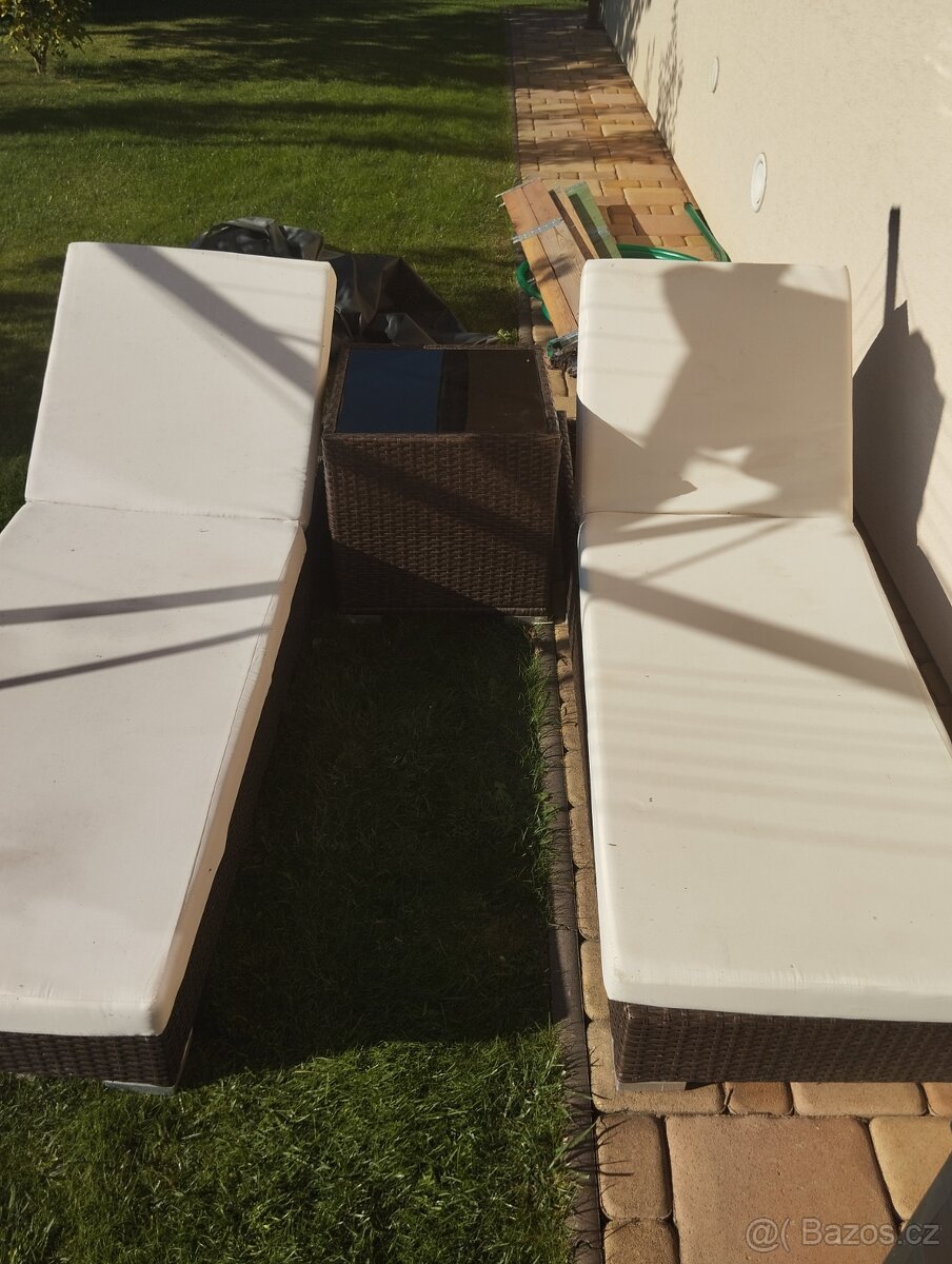 Prodám lehátka plast.ratan nevyužité. - 2