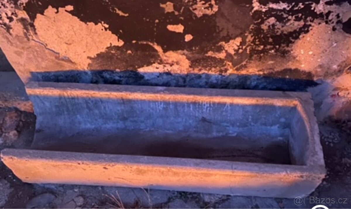 Betonové koryto - 2