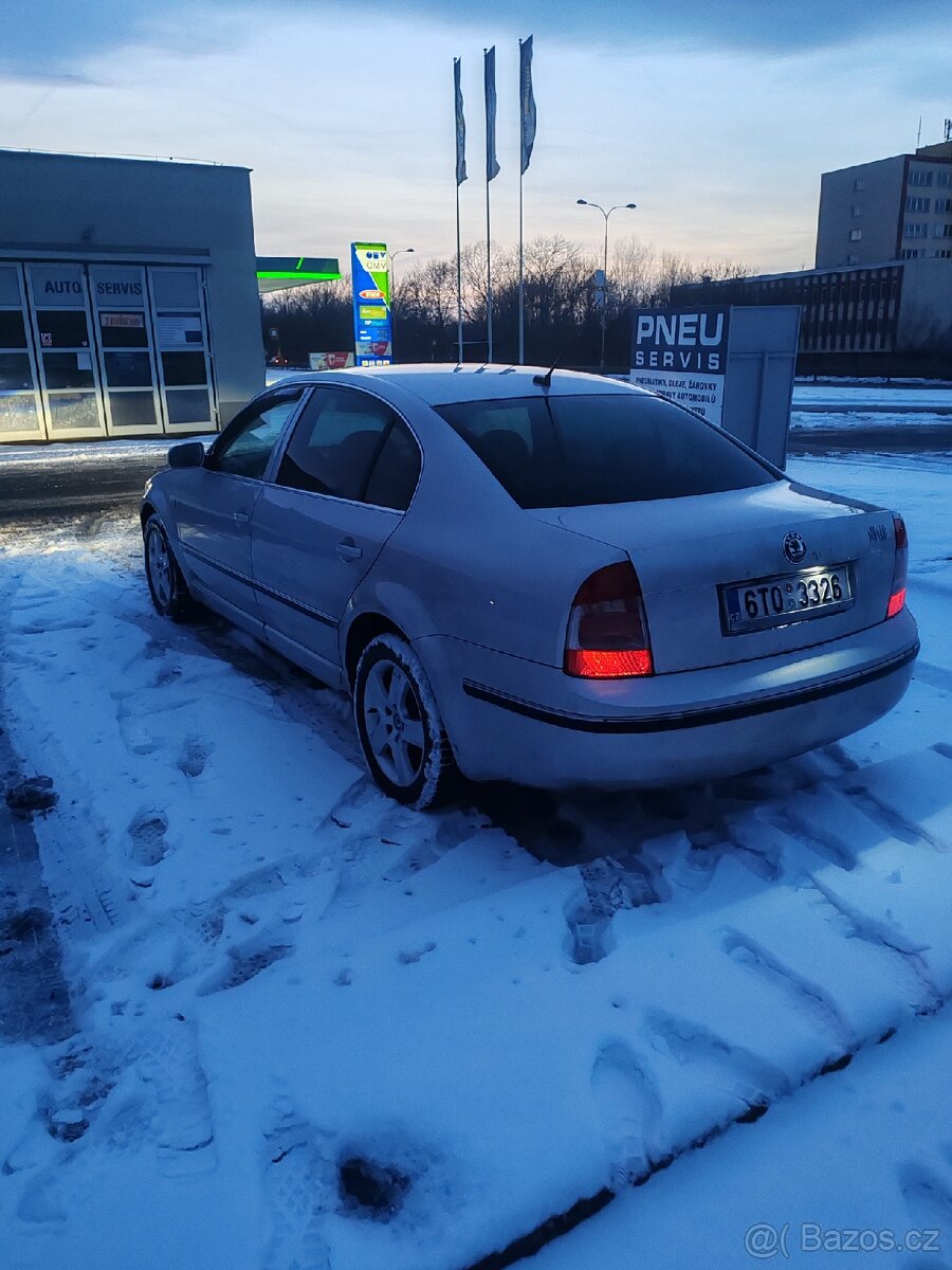 Superb 2,8 2006 lpg - 2