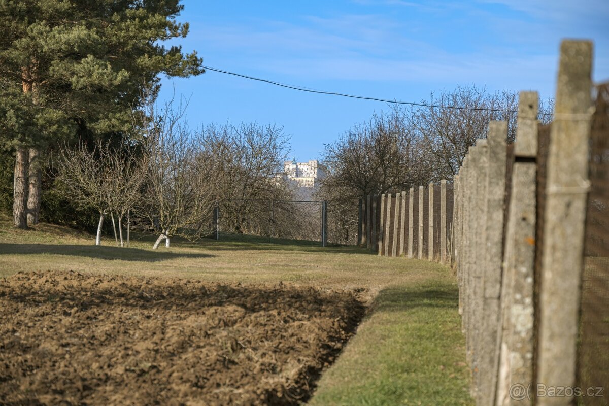 Stavební pozemek cca 1905m2, Buchlovice - 2