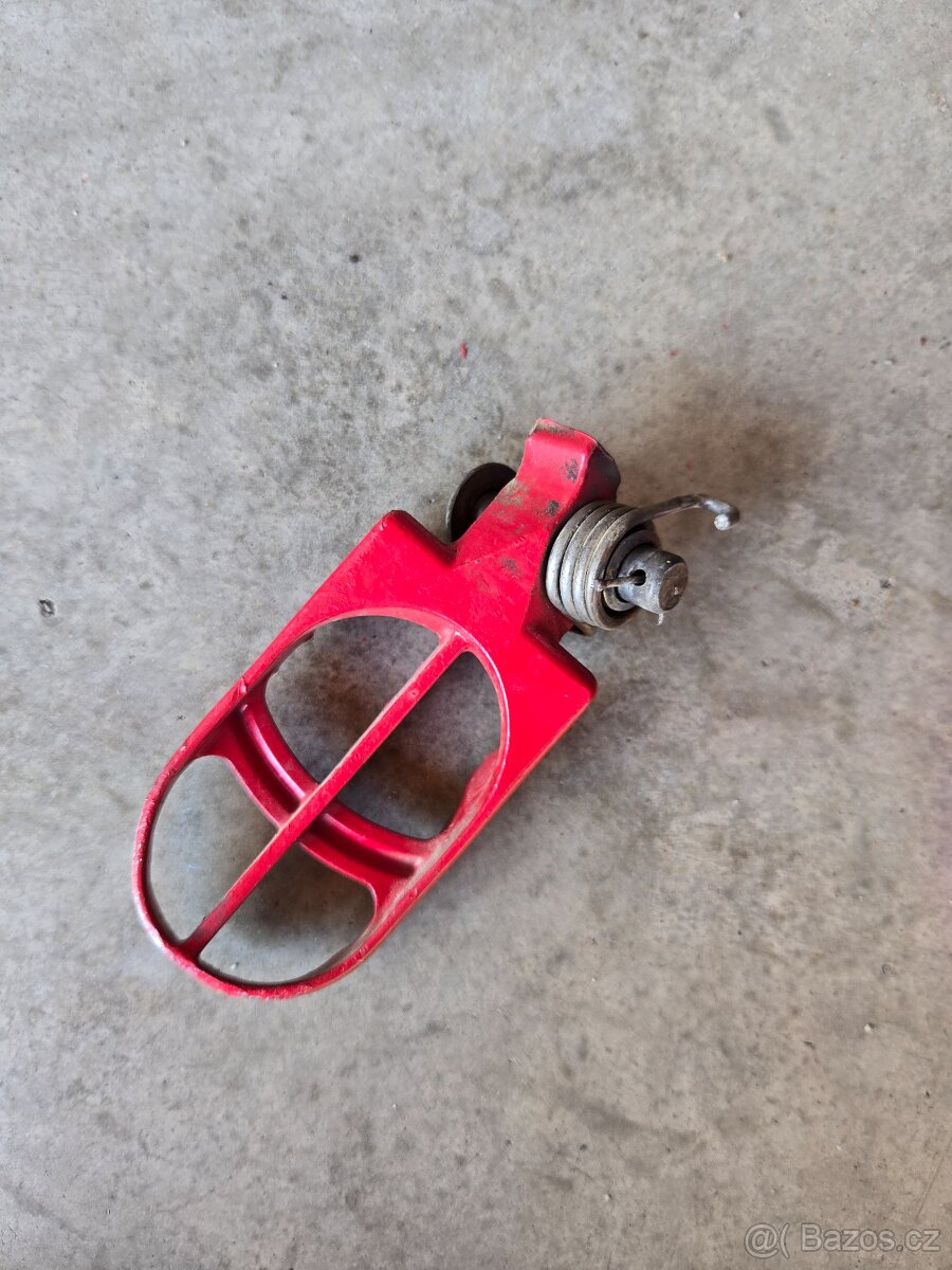 Stupačky Husqvarna 125