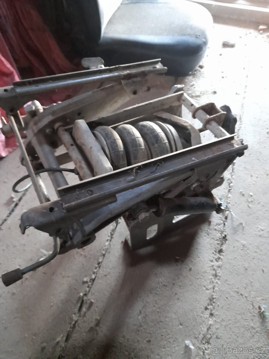 Prodám sedačku traktor - 2