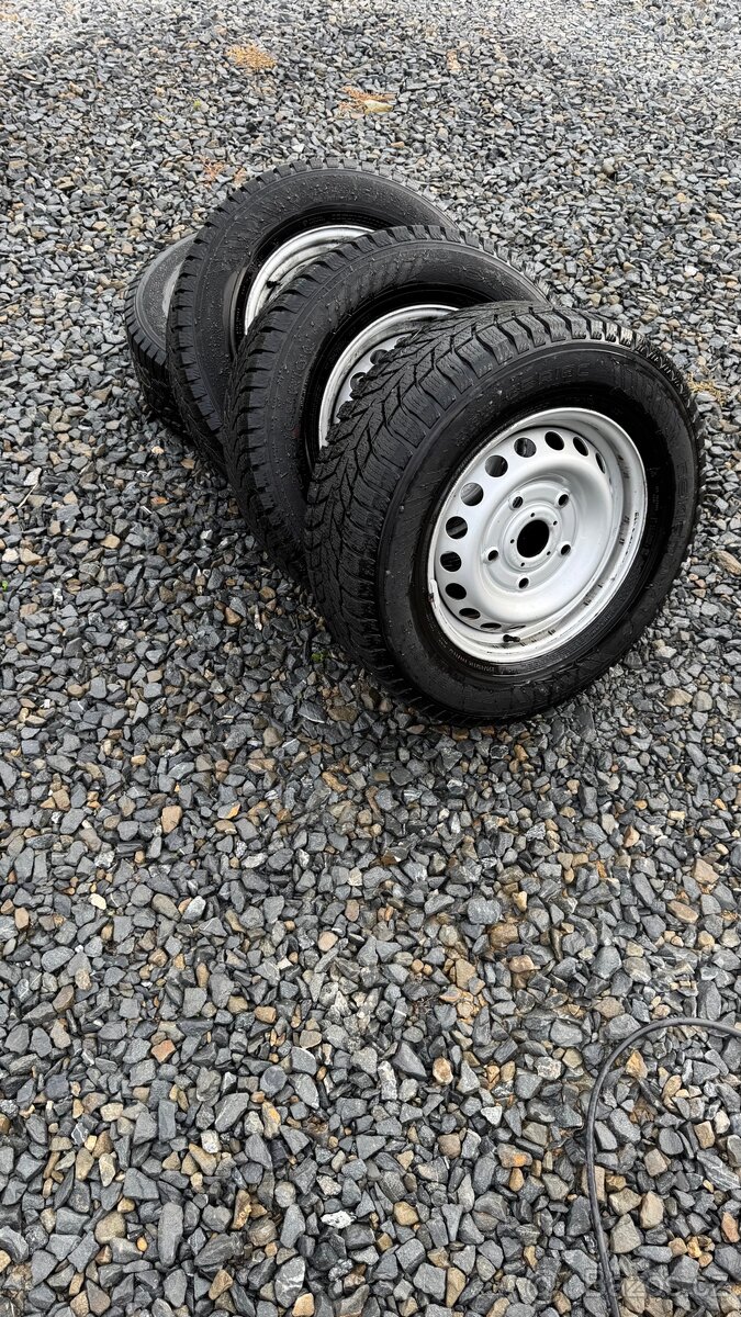 4x 235/65R16C Nokian Snowproof C - 2