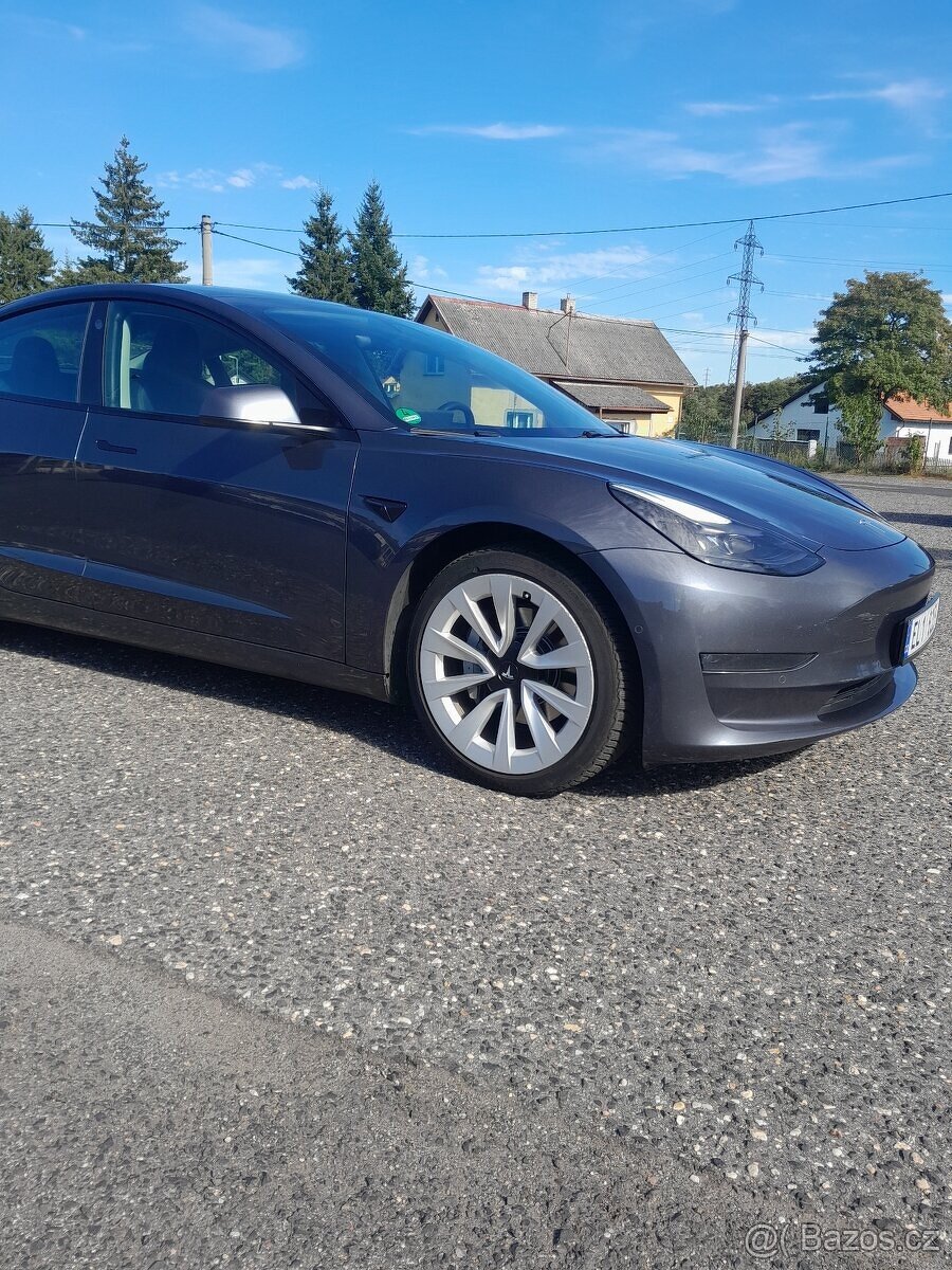Tesla model 3 Refresh rok 2021 SOH 89% - 2