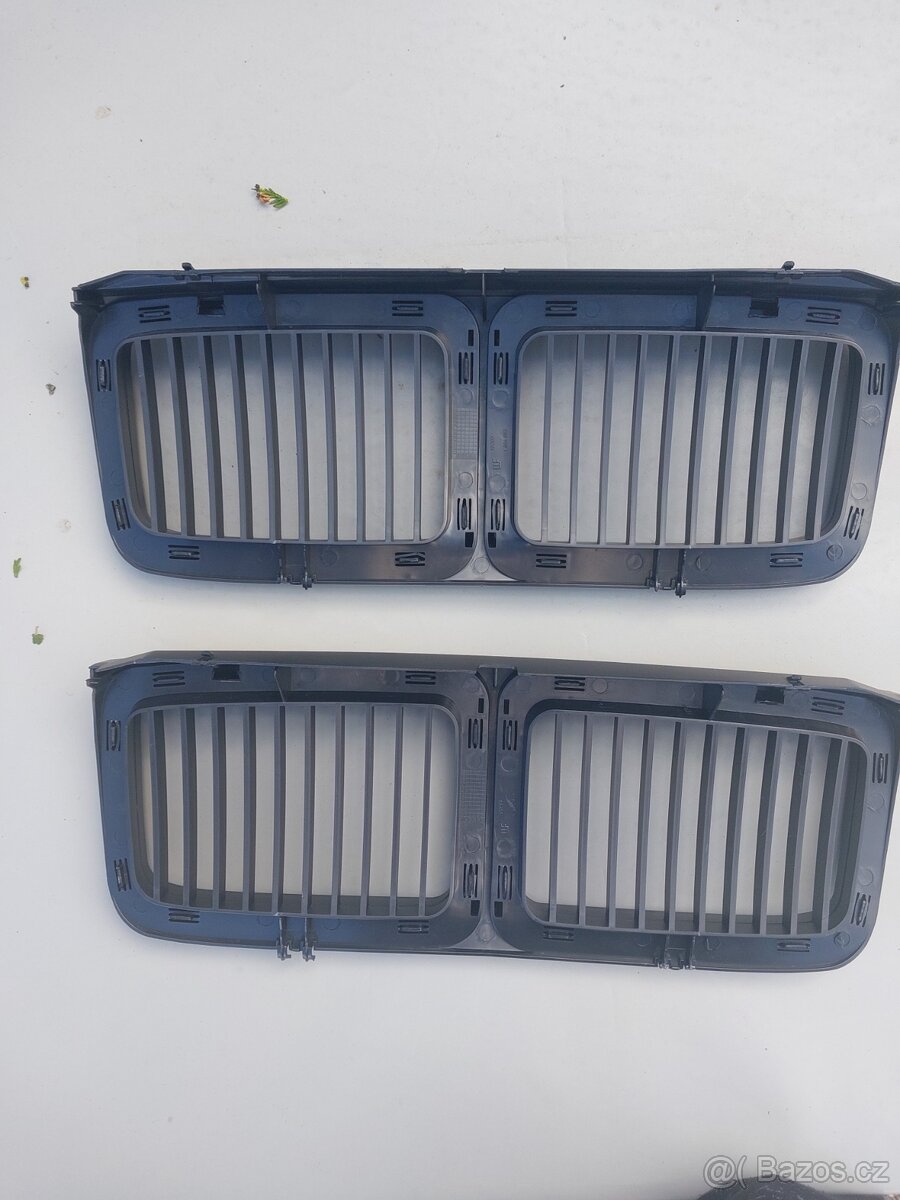 BMW e32 mřížky - 2
