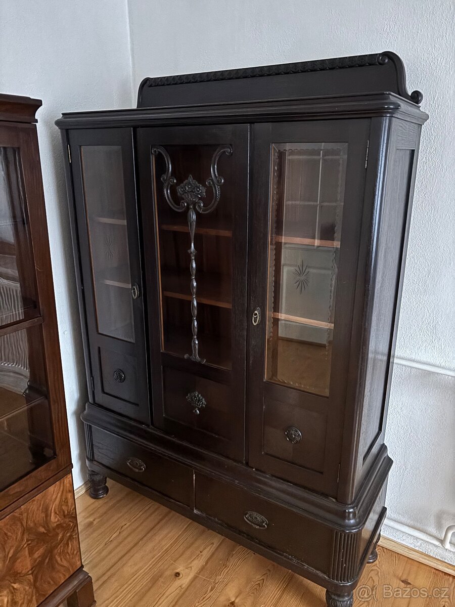 Starožitný nábytek - 2