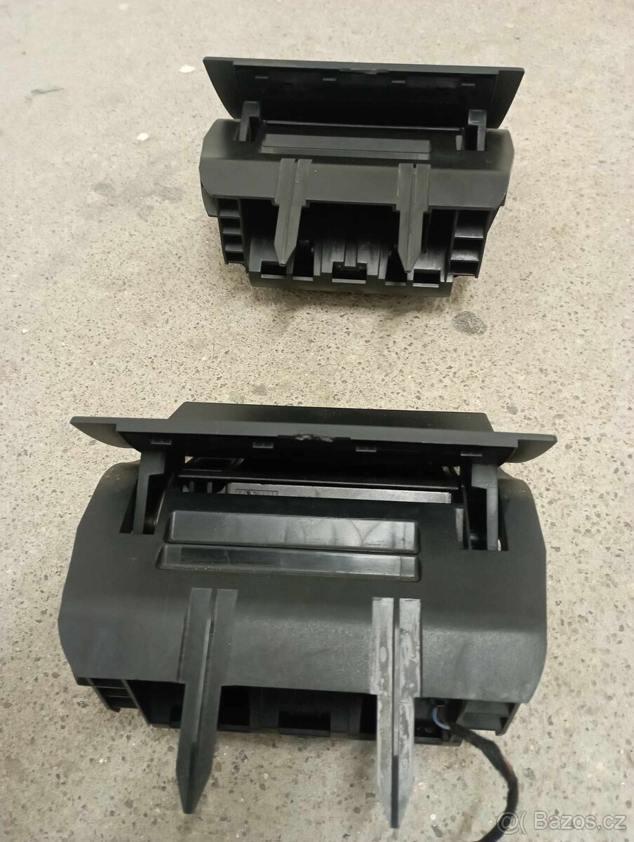 Škoda octavia 2 popelnik cena 200 kč - 2