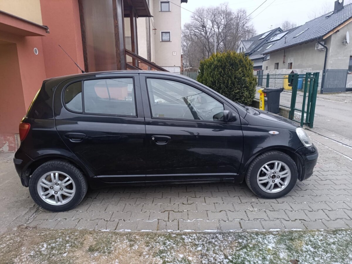 Toyota Yaris 1.0 48kw - 2