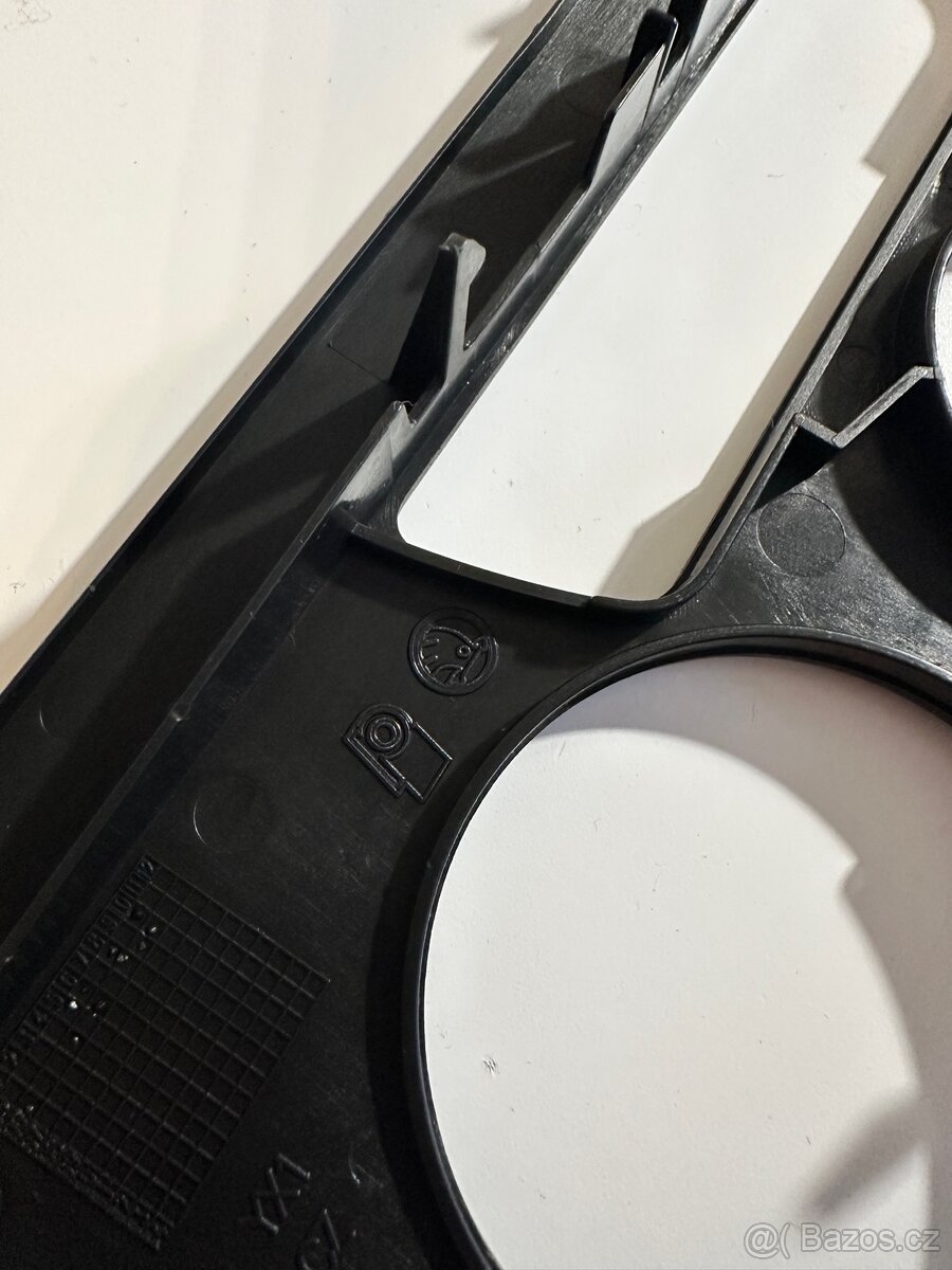 Rámeček autorádia Škoda - 2