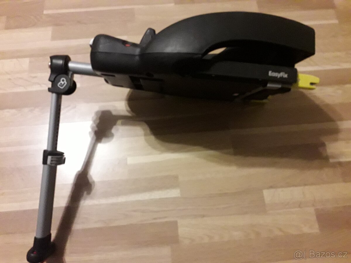Isofixova základna Maxi Cosi Easyfix + autosedačka - 2