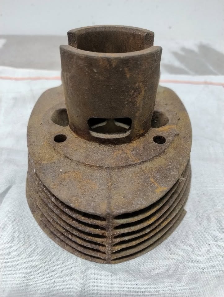 VÁLEC MOTORU ČZ 125/150 Č.2 - 2