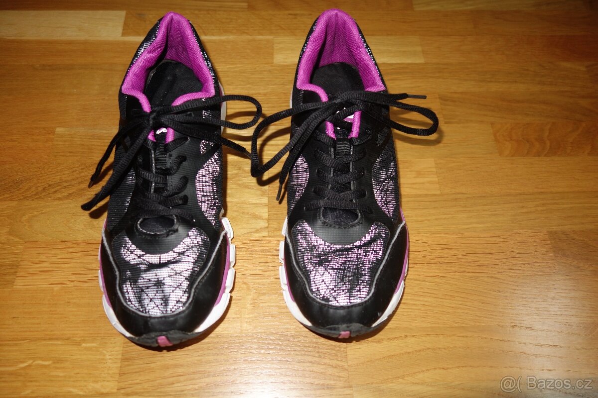 Dívčí černé botasky vel.36 - 2