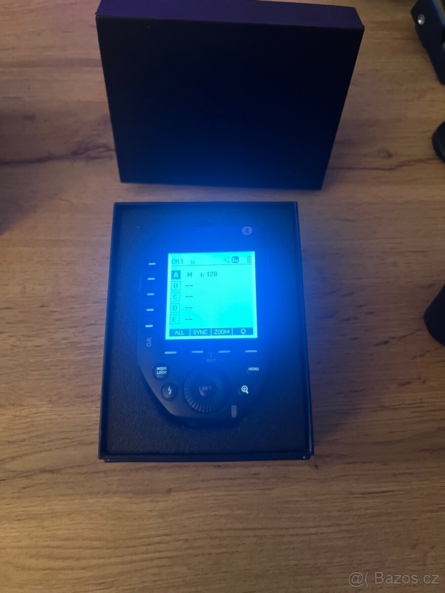 Set blesku a řídící jednotky GODOX - 2