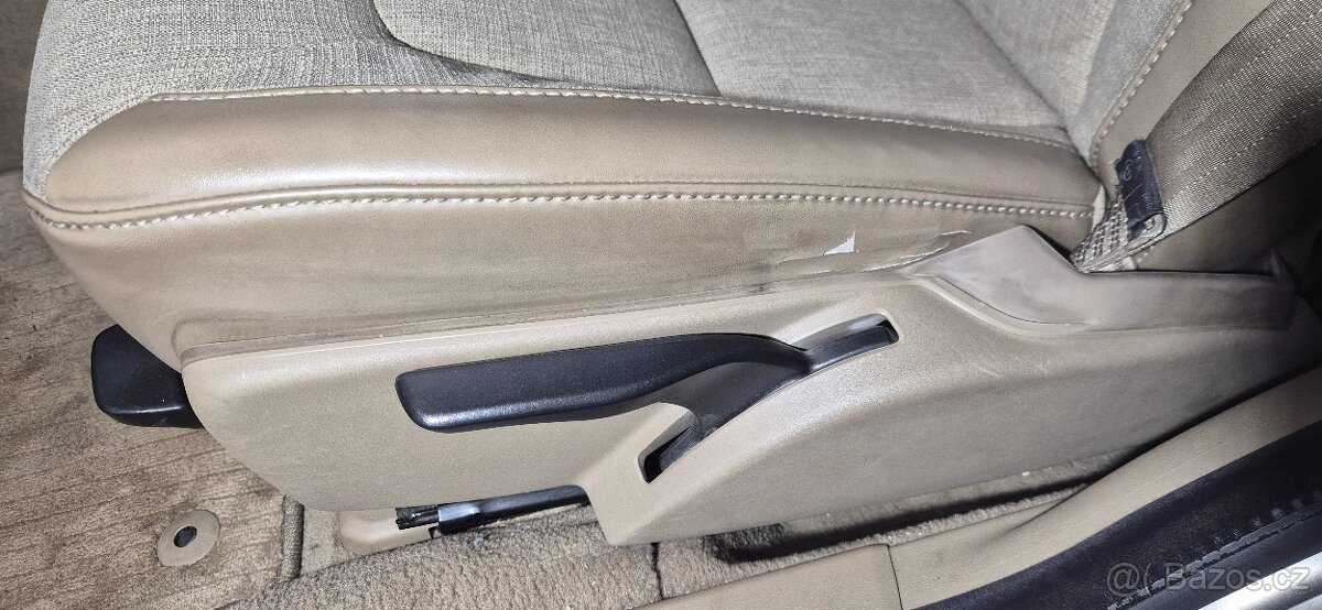 Sedačky Volvo XC70 P3 - 2