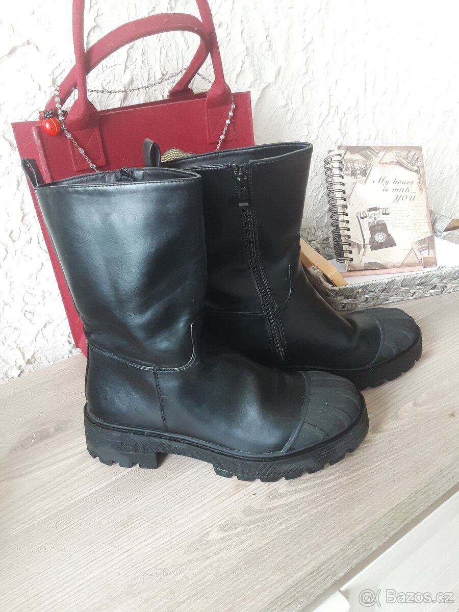 Kotníkové dámské kozačky v.40 - 2