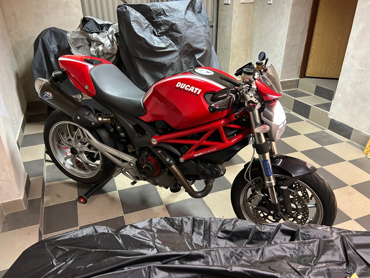 Ducati Monster 1100 - 2