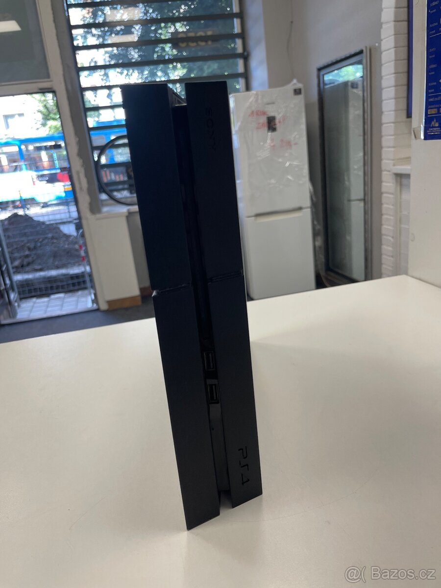 PlayStation 4 FAT + hra - 2